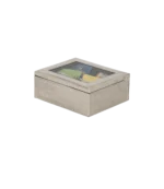 Caja de té Alto Perú de 4 divisiones revestida en alpaca repujada, con tapa de vidrio y saquitos de té a la vista