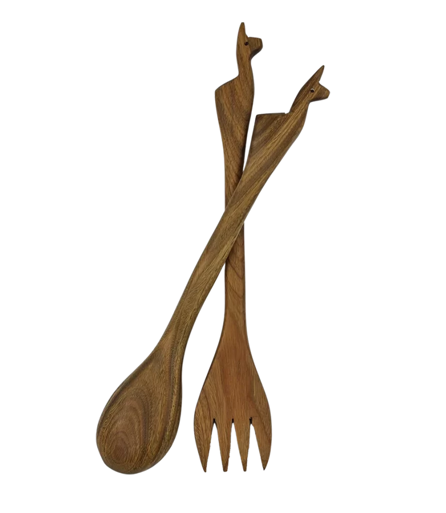 Cubiertos para ensalada de palo santo. Artesanía wichi en madera.