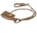 Cuentaganados de 8 tientos trenzados con presillas de cuero crudo.