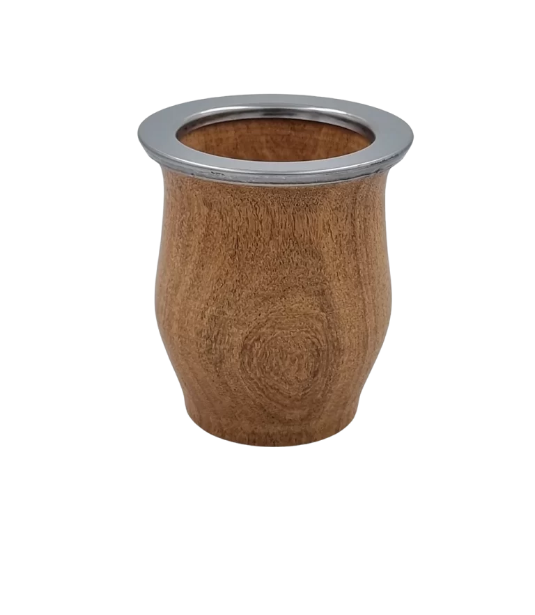 Artesano en Macia, torneria de madera de algarrobo