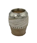 Mate torpedo de tiento trenzado con virola de alpaca cincelada y base de cuero lonja
